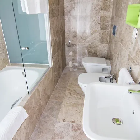 Senderos Hotell
